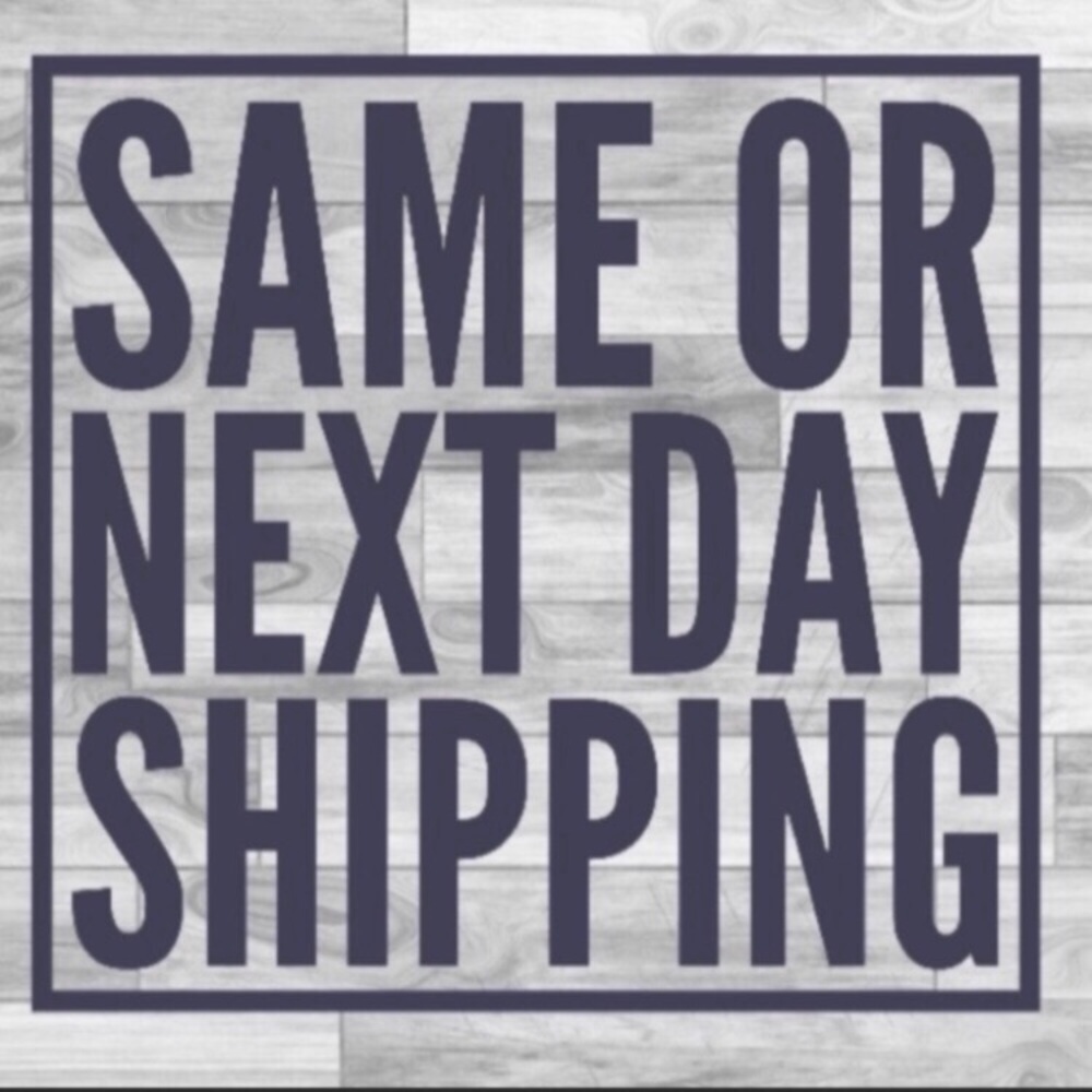 LAST ONE! Gold Crossbody/Wristlet 2 in 1 Combo! - Picture 8 of 8